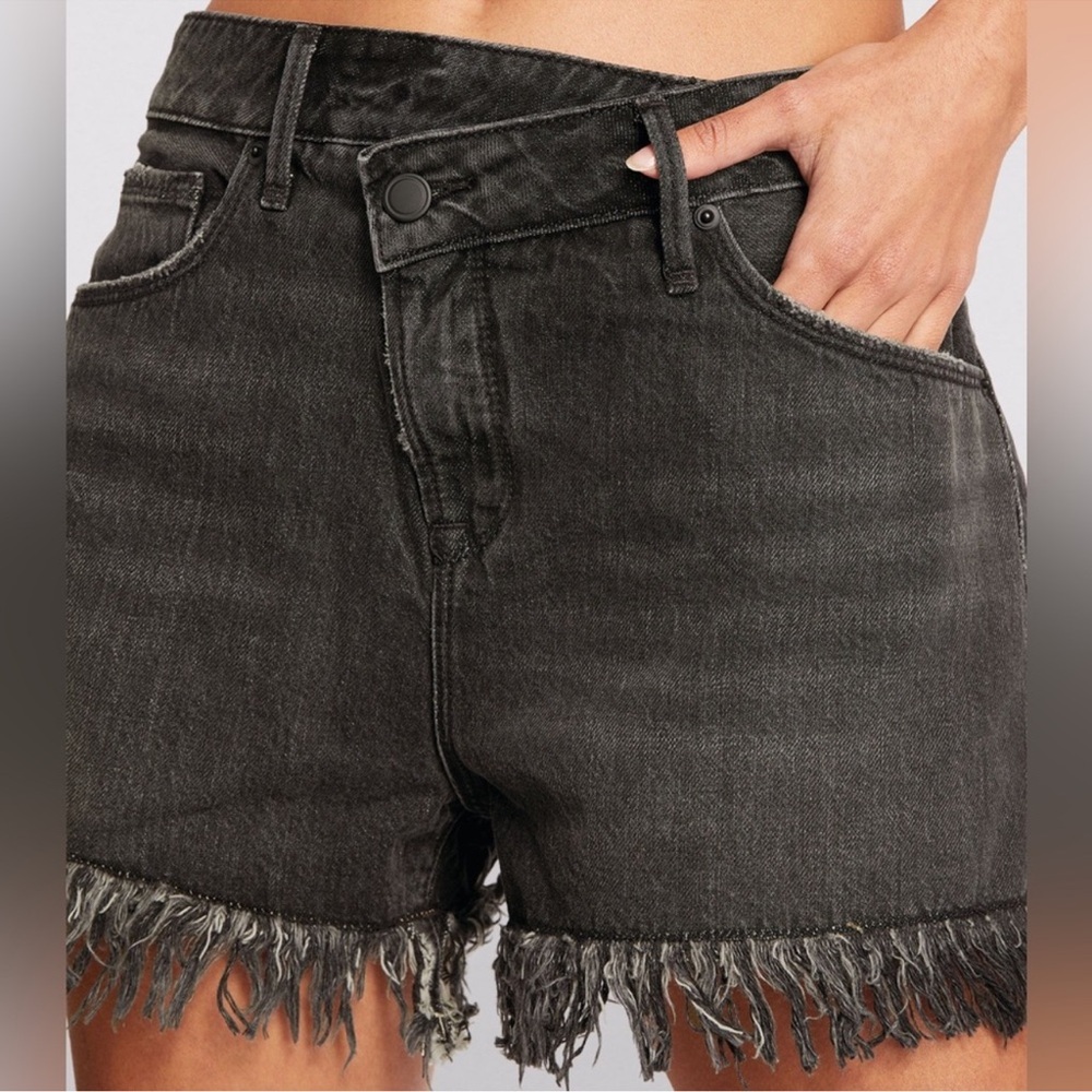 Good American Good 90s Short Long Fray Hem Black